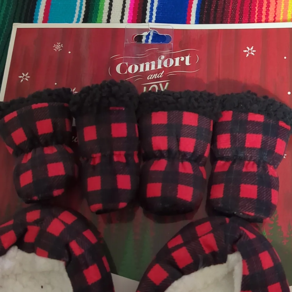 Human Slippers + Dog Slippers Socks Set - Picture 2 of 5